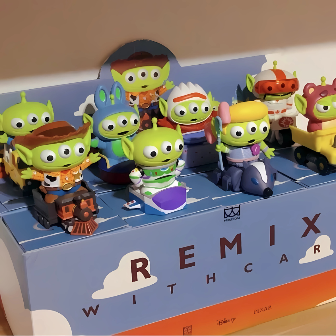 مجموعة Herocross المصغّرة Toy Story Alien Remix مع سيارات