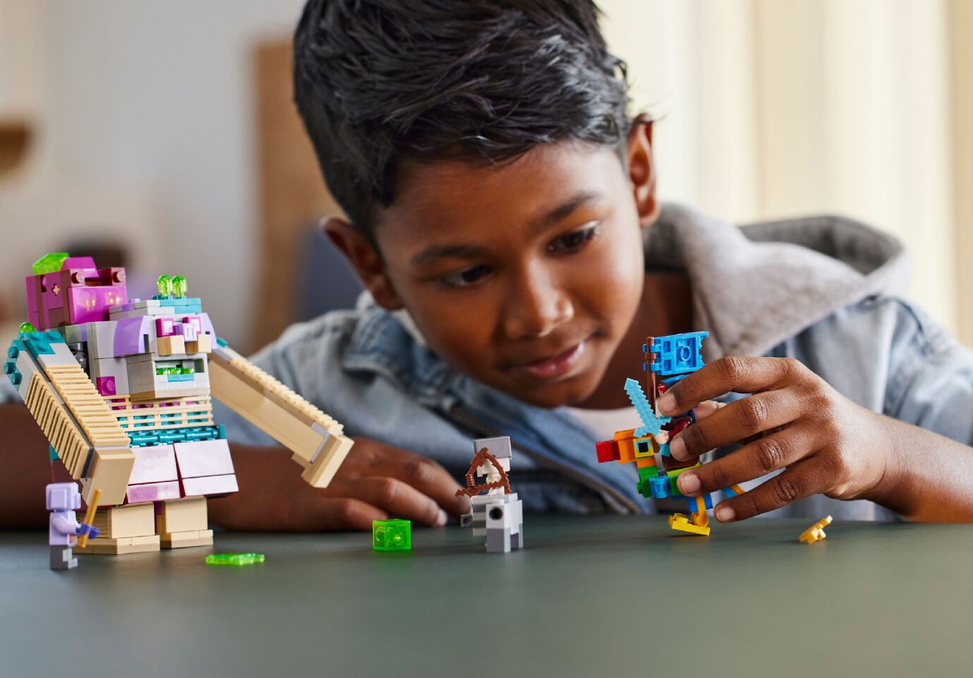 Lego The Devourer Showdown 21257 – detail view 2