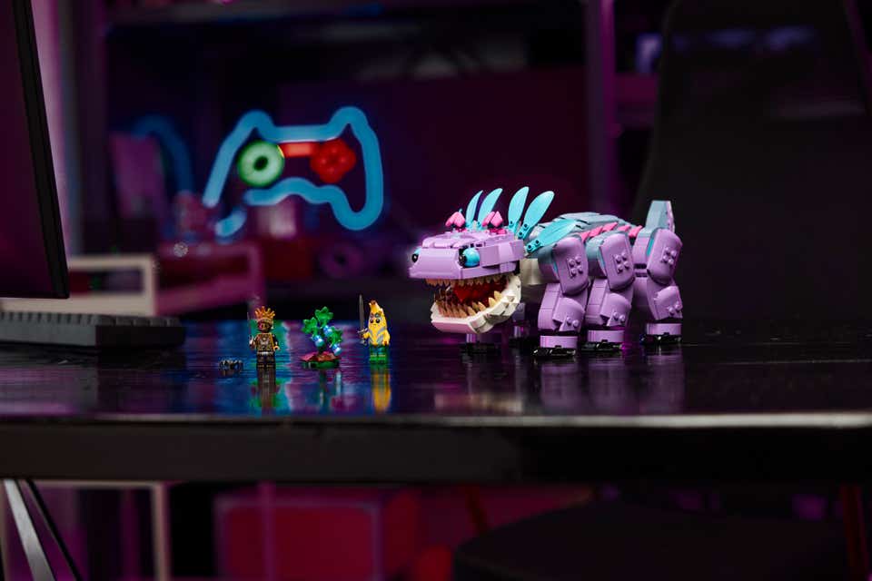Fortnite’s Klombo and Mecha Team Leader Arrive In LEGO Brick