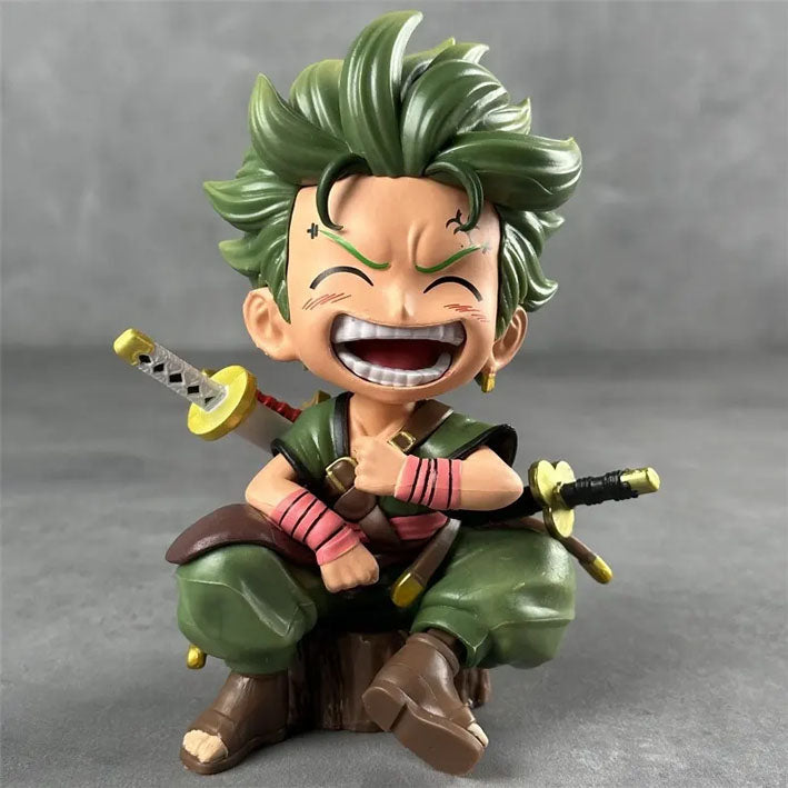 مجسم Zoro بأسلوب Chibi بوضعية الجلوس من PVC