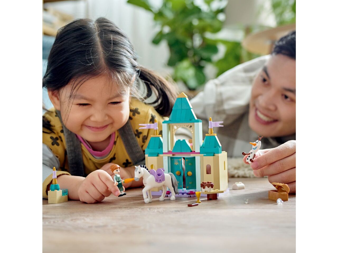 Lego Anna and Olaf's Castle Fun 43204