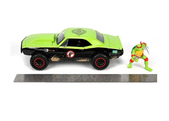 JADA Teenage Mutant Ninja Turtles Die-Cast Car With Figure – 1:24 Scale Die-Cast Model